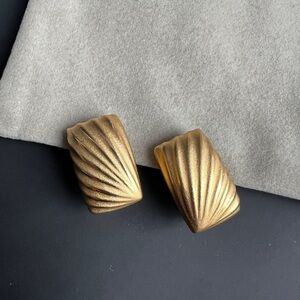 Vendome Gold Shell Clip-On Earrings